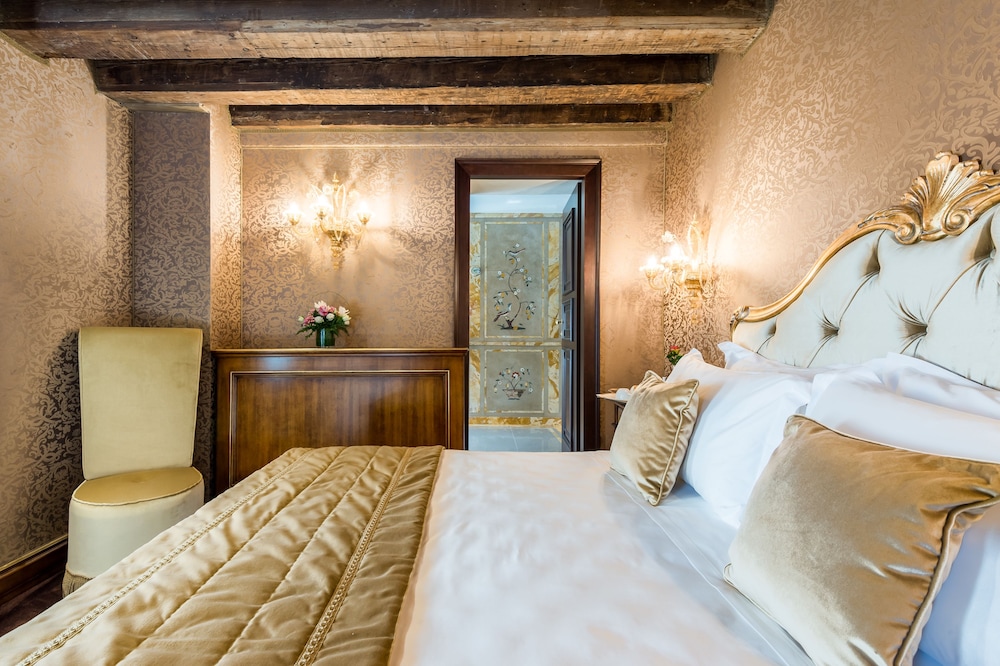 Classic Double or Twin Room, Non Smoking - Photo 6