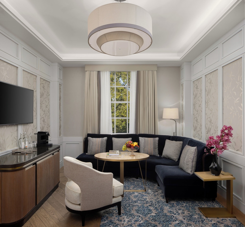 Suite (Biltmore, Grosvenor Square View)