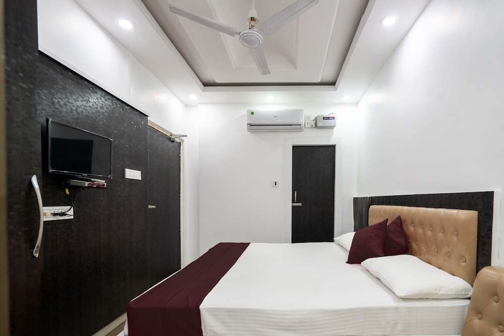 Deluxe Room - Photo 7