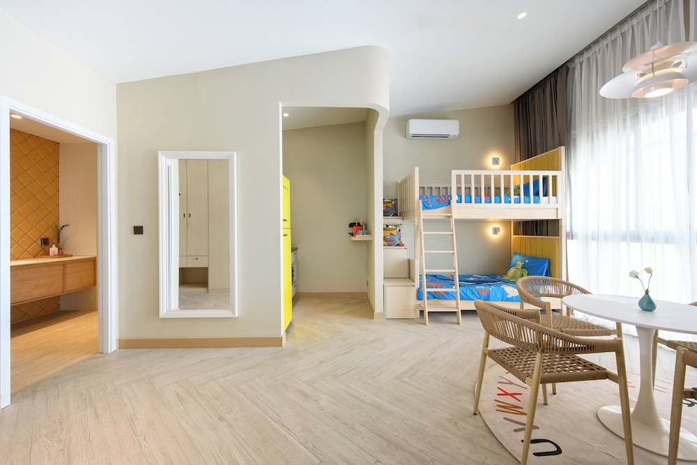 Family Suite thumbnail 6