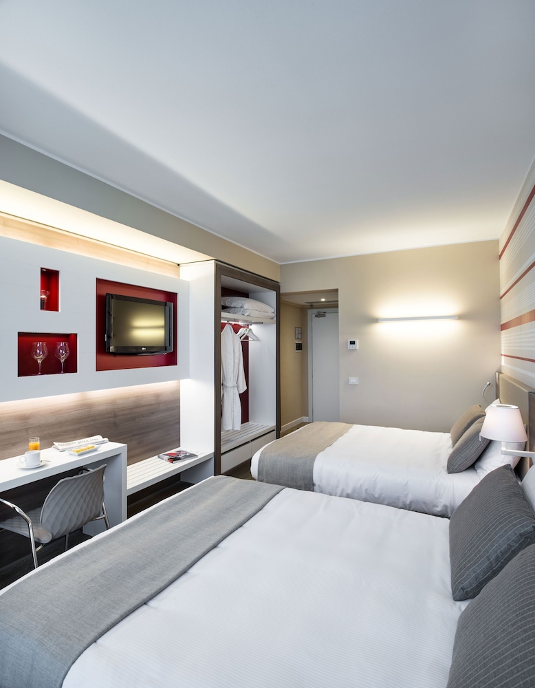 Superior Triple Room, Garden View photo 2