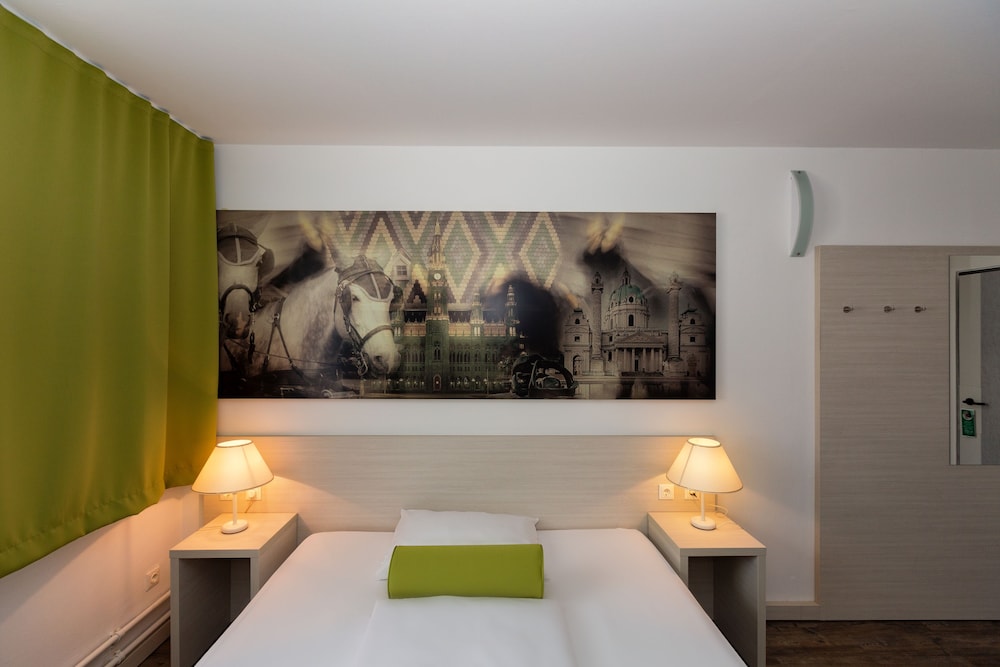 Twin Room - Photo 5