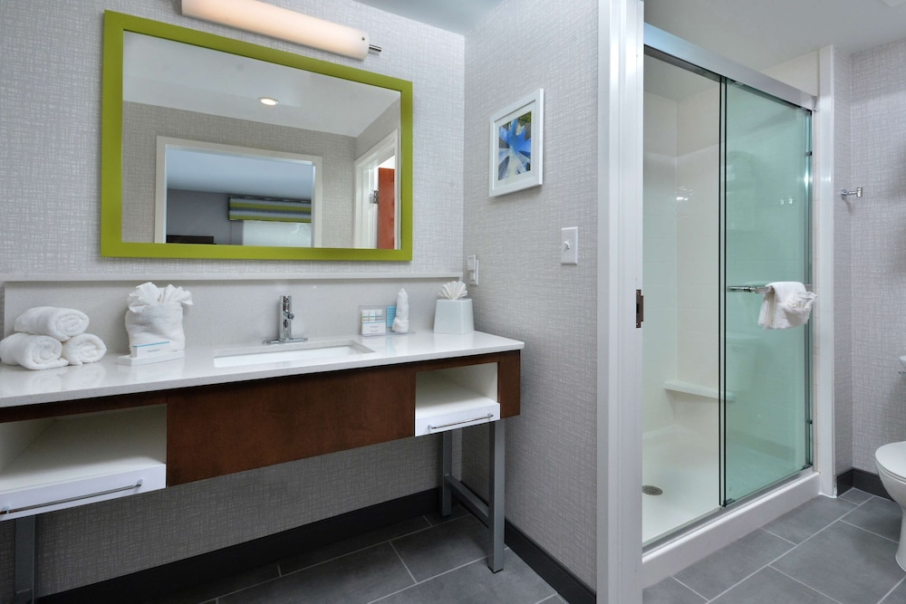 Suite, 1 King Bed, Accessible, Refrigerator & Microwave (Hearing) - Photo 9
