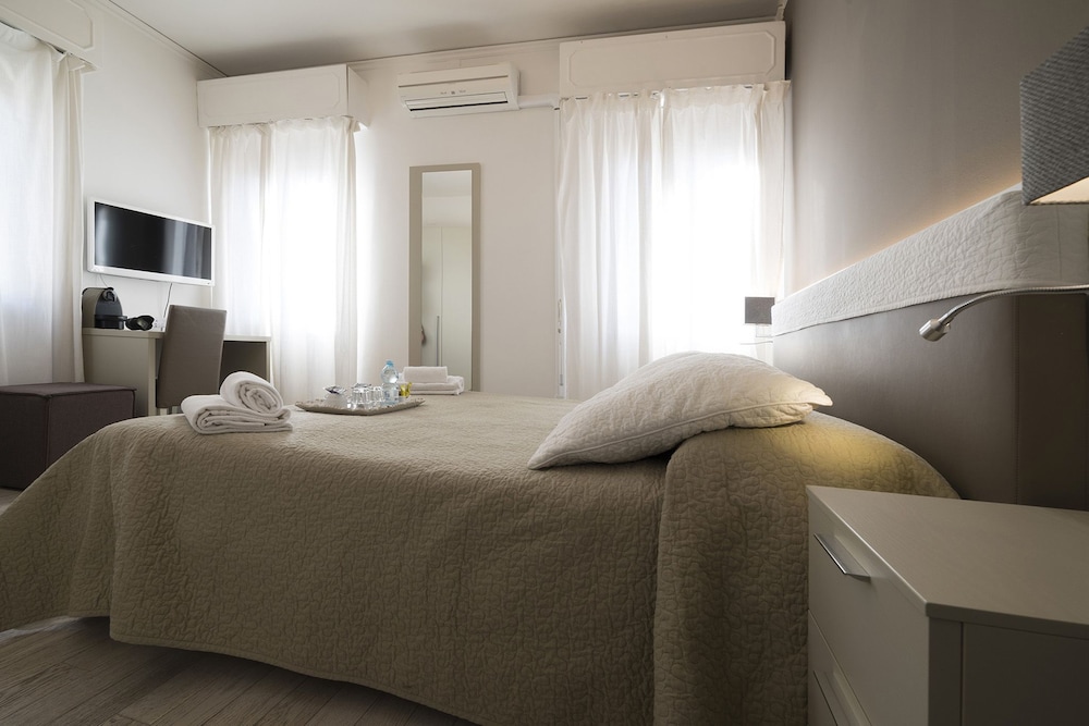 Standard Double Room photo 1