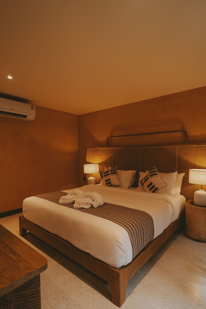 Deluxe Room - Photo 18