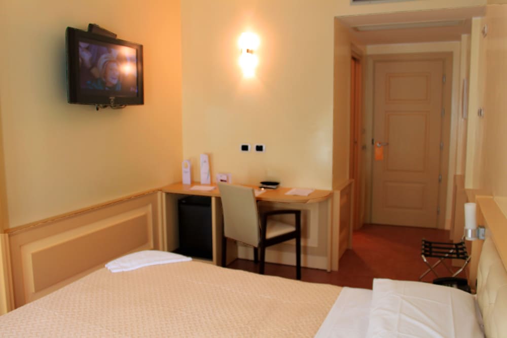 Basic Double Room, 1 Bedroom photo 2