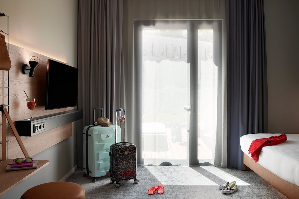 Premium Room, 1 Queen Bed, Terrace photo 1