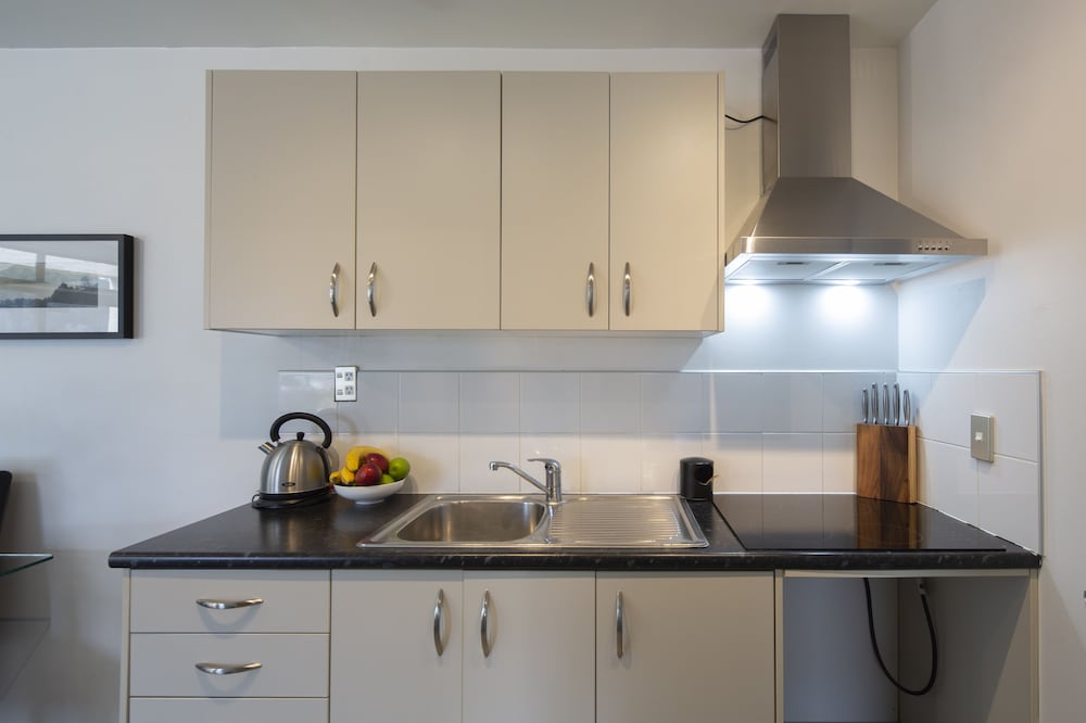 One Bedroom Apartment with Private Balcony photo 2