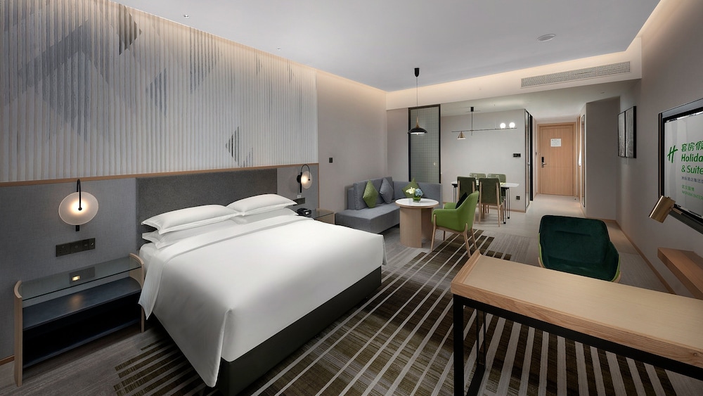 Suite, 1 King Bed, Balcony, River View