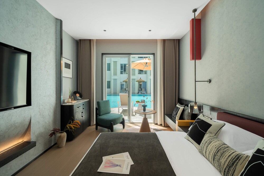 Superior Double Room Single Use, Pool View
