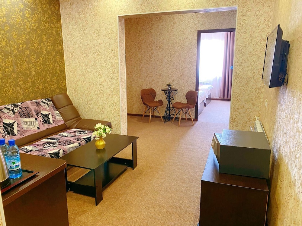 Standard Twin Room, City View