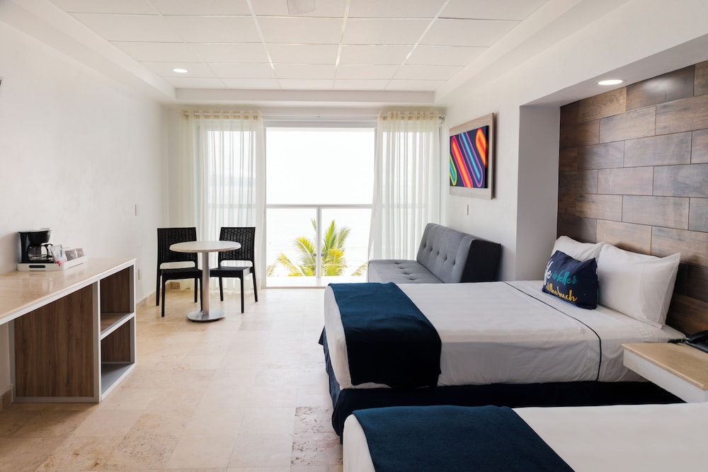 Junior Room, Balcony, Sea View - Photo 12