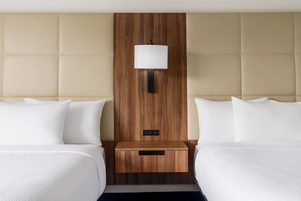 Room, 2 Queen Beds (Mobility Accessible, Tub) - Photo 4