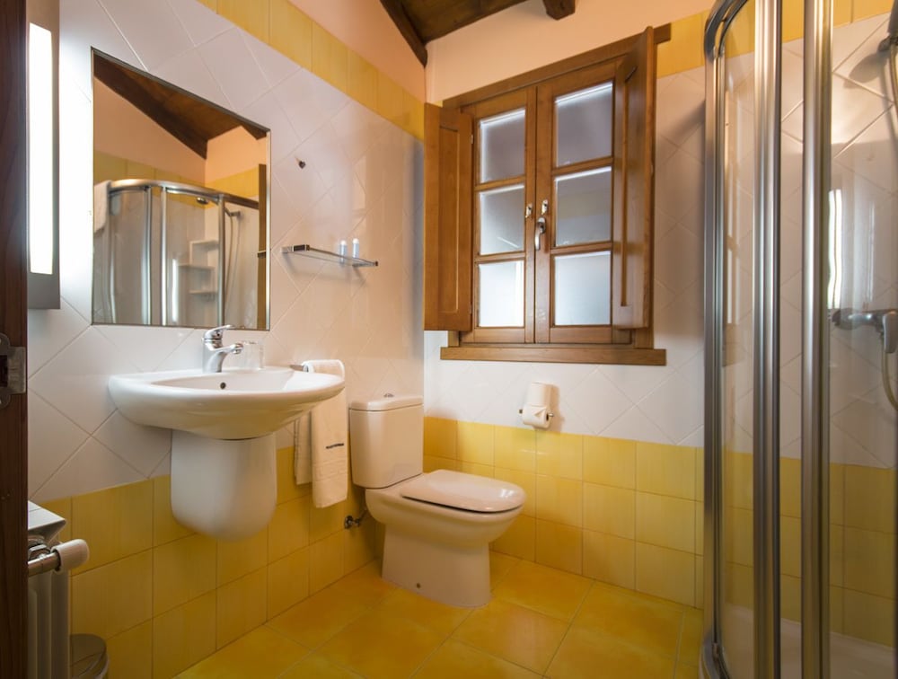 Standard Apartment, 3 Bedrooms, Fireplace photo 3