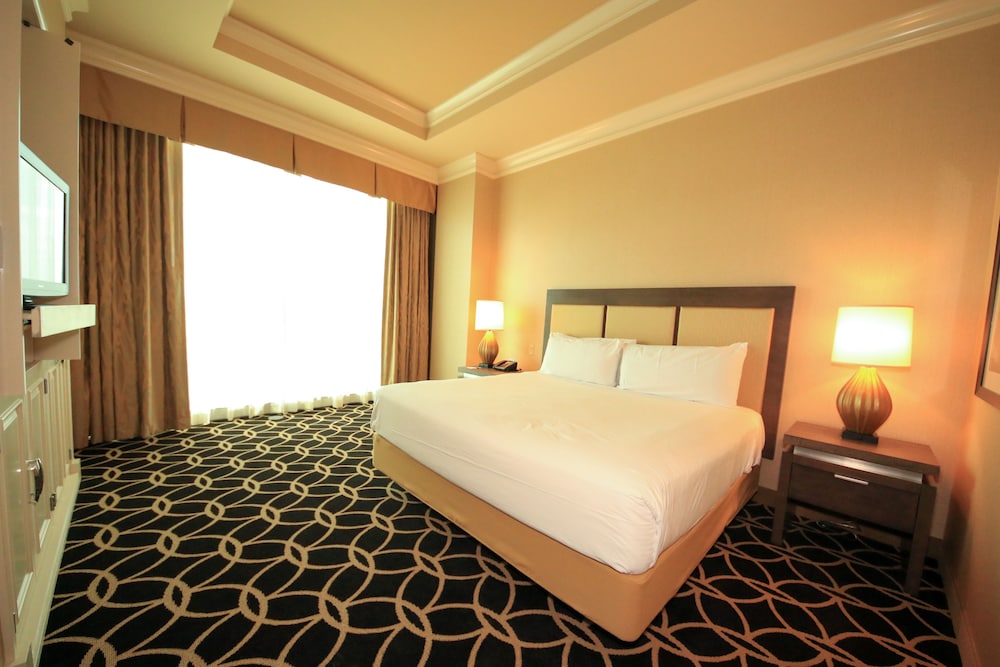 Rodeo Director Suite - Photo 2