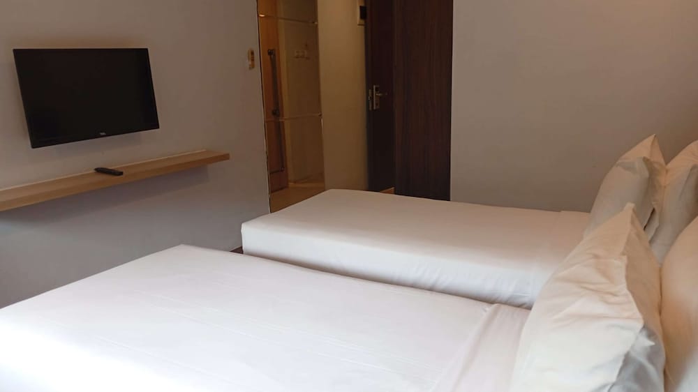 Superior Room, 2 Twin Beds photo 3