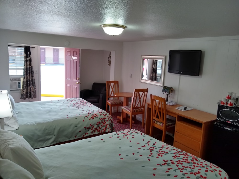 Room, 2 Queen Beds, Non-smoking - Photo 5