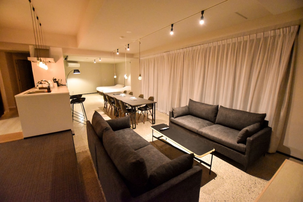Presidential Studio Suite, Non Smoking, Refrigerator & Microwave photo 3
