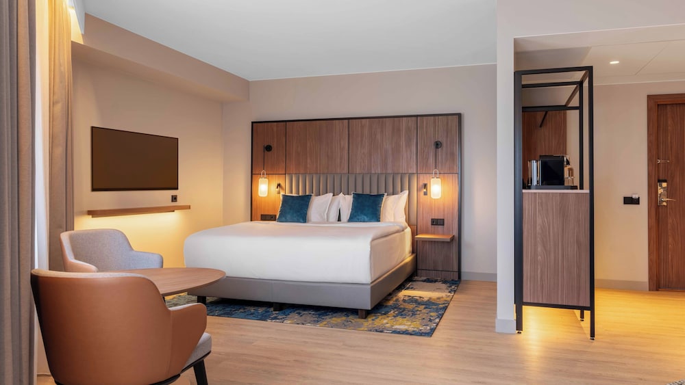Junior Suite, 1 King Bed (Free Spa Access) - Photo 3