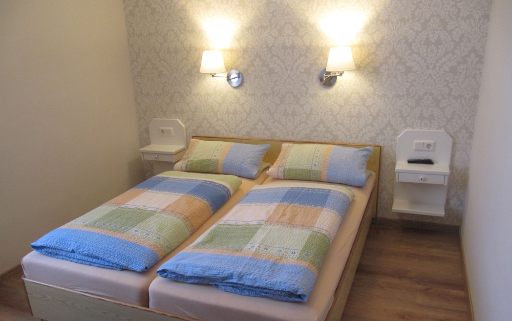 Economy Room, Non Smoking, Garden View photo 1
