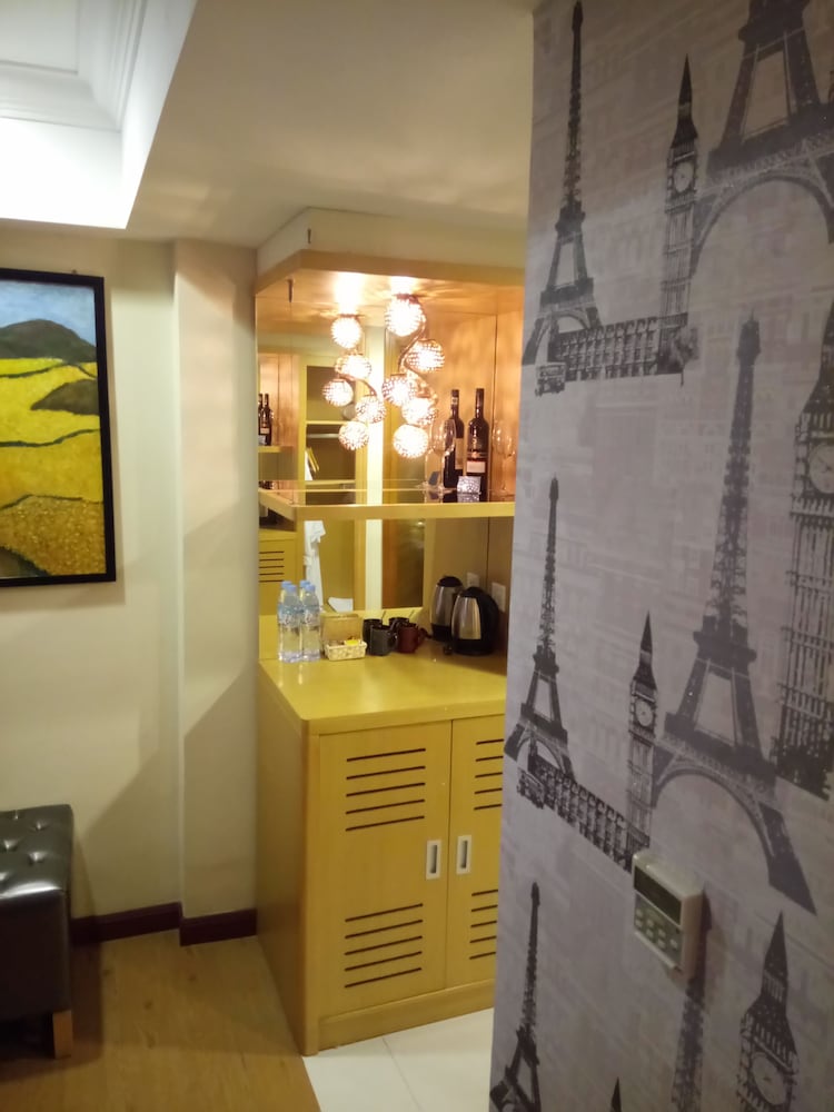 Design Double Room, 1 King Bed, Balcony, Tower photo 2