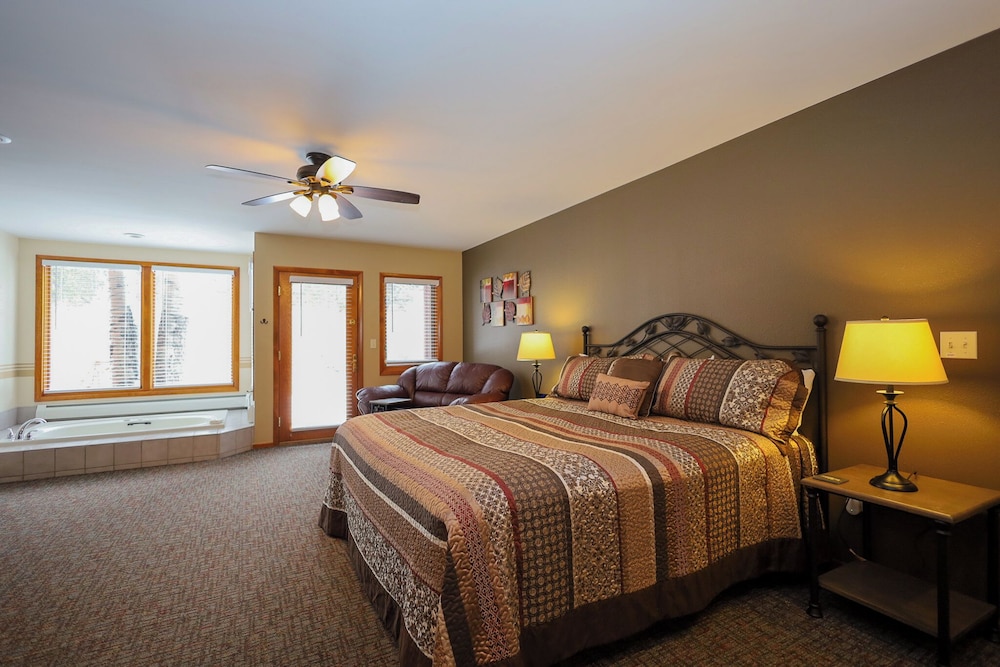 Suite, 1 King Bed (Spa)