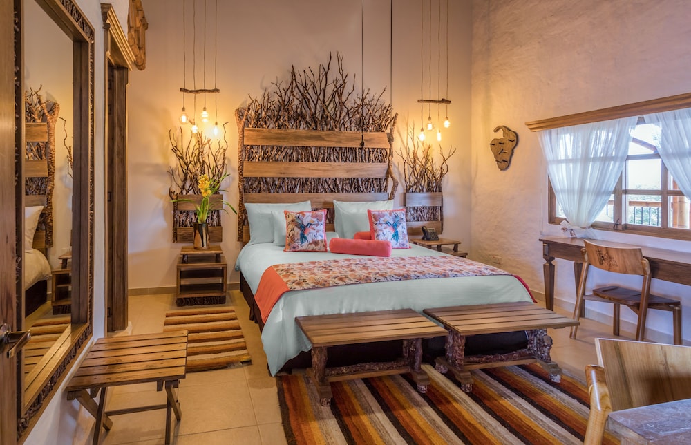 Superior Room, 1 King Bed photo 1