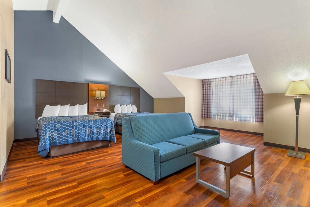 Suite, Multiple Beds, Non Smoking - Photo 1