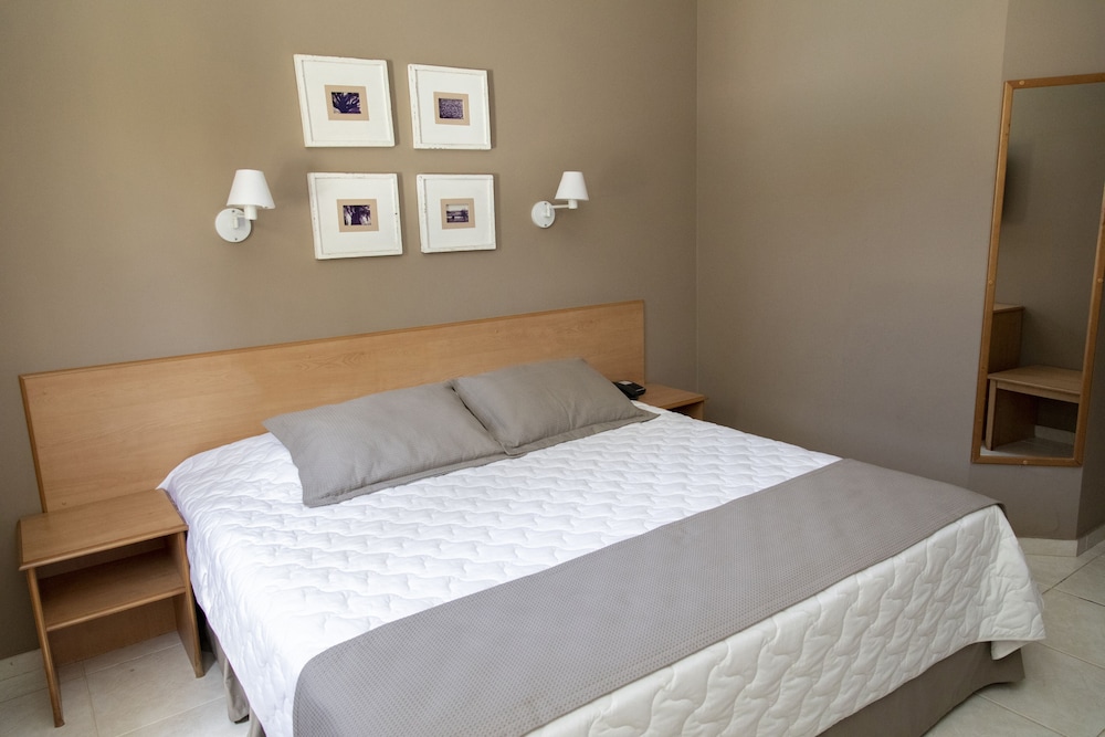 Superior Double or Twin Room, Pool View - Photo 10