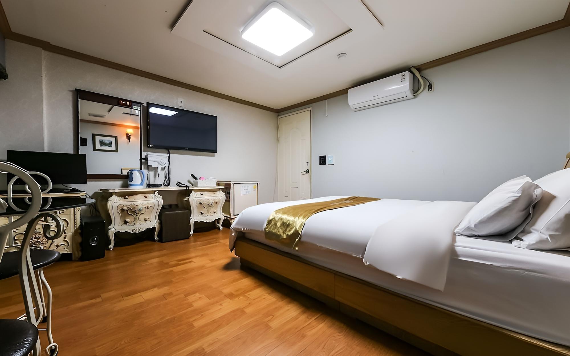 Room (Premium) photo 1