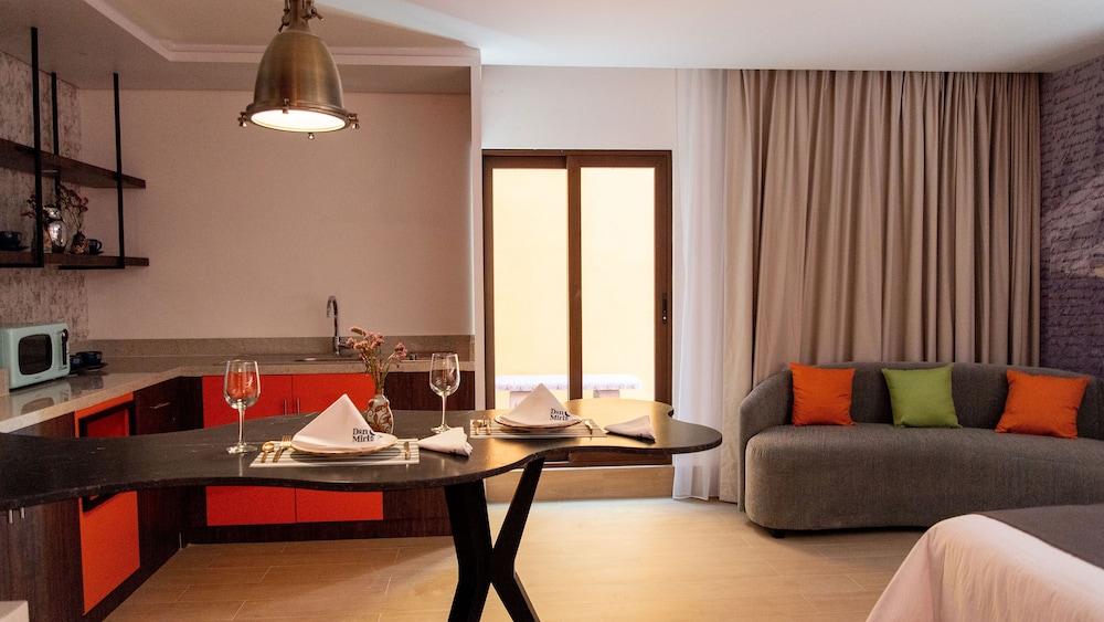 Standard Room, 2 Queen Beds, Microwave - Photo 1