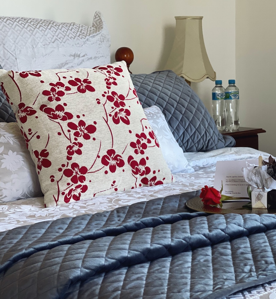 Standard Room, 1 Queen Bed (Giffen Room)