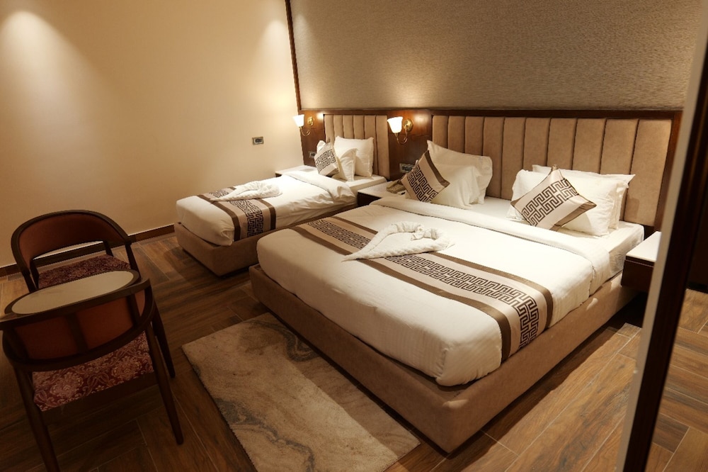 Executive Triple Room photo 3
