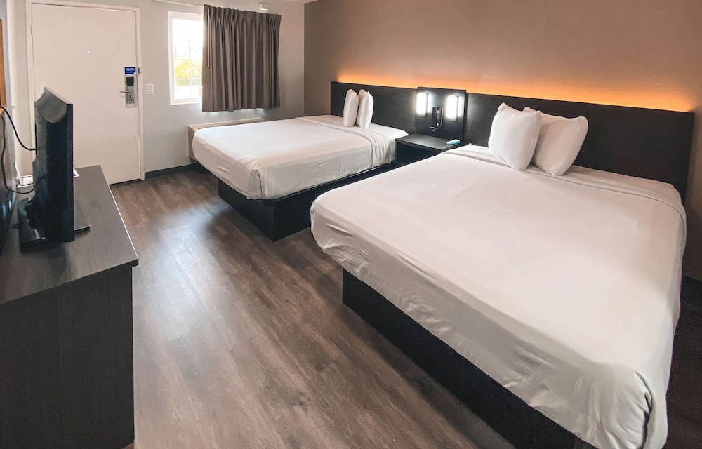 Standard Room, 2 Queen Beds, Accessible, Non Smoking photo 3