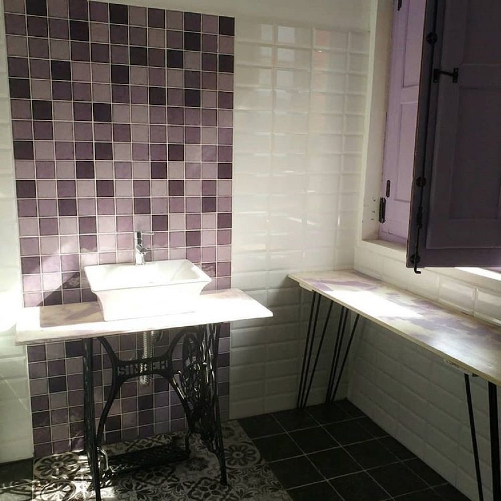Twin Room, Shared Bathroom photo 2