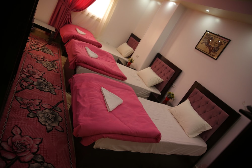 Signature Triple Room, Mountain View photo 2