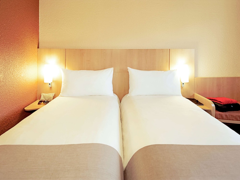 Standard Twin Room, 2 Twin Beds - Photo 4