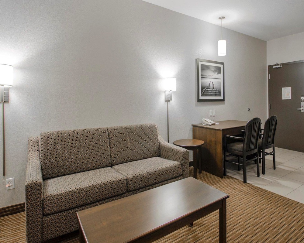 Suite, 1 Queen Bed With Sofa Bed, Non Smoking - Photo 2