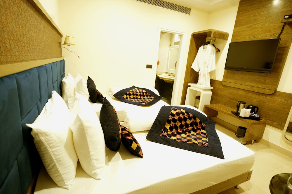 Super Deluxe Room With Airport Pickup