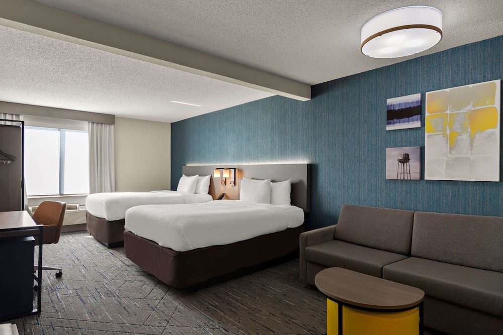 Suite, 2 Queen Beds, Non Smoking - Photo 1