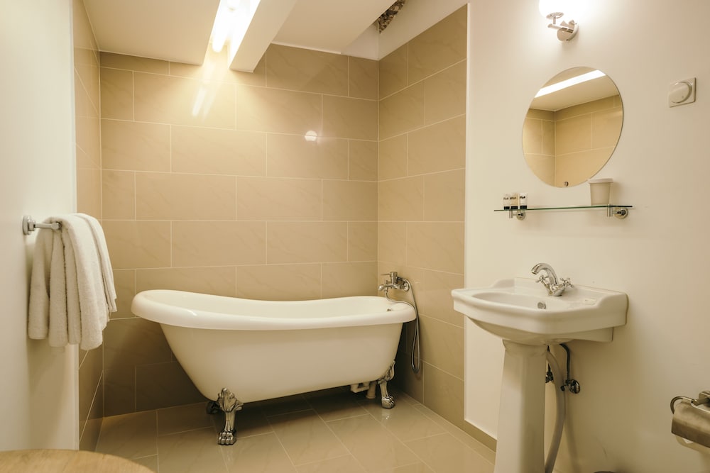 Executive Double Room - Photo 9