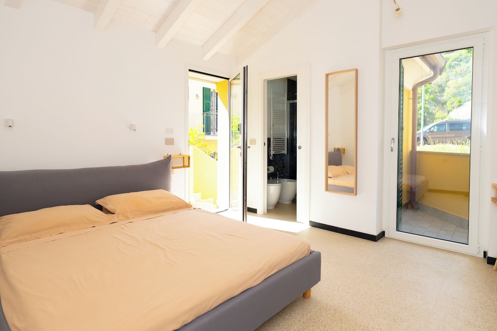 Deluxe Double or Twin Room, Balcony, City View photo 1