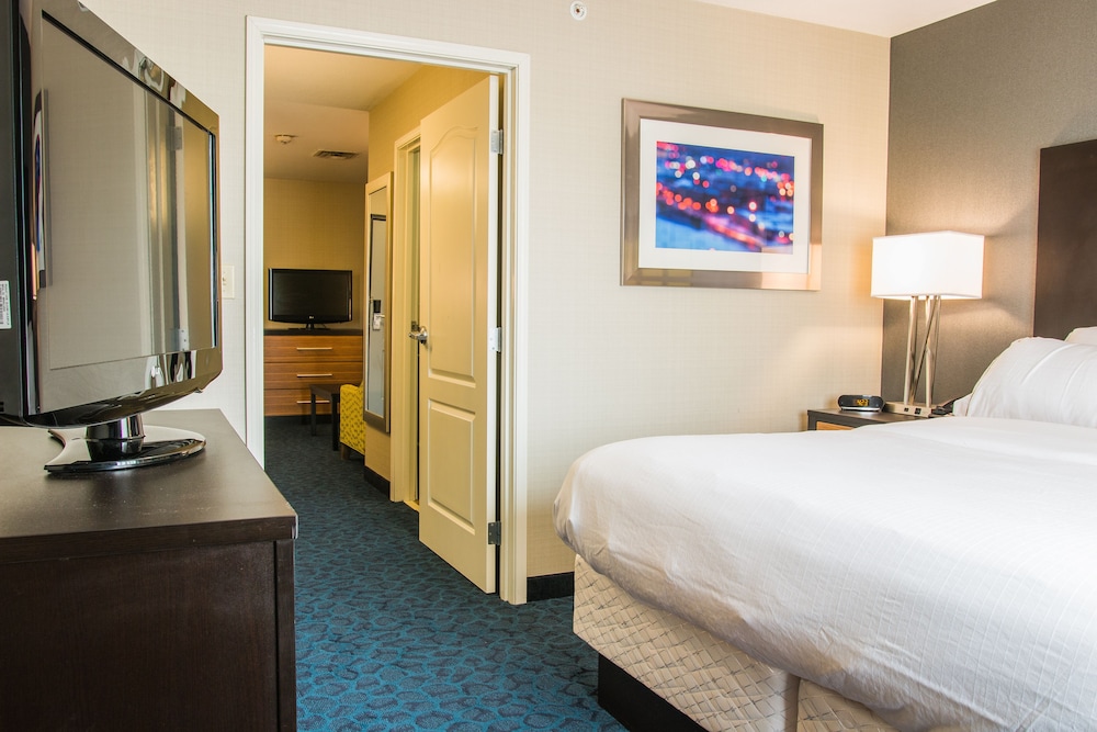 Suite, 1 Bedroom, Accessible (Communications Accessible)