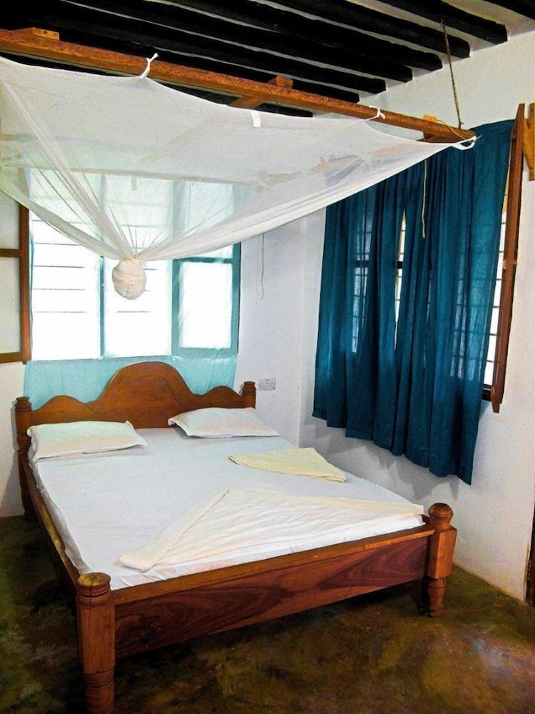 Traditional Double Room, Multiple Beds (Chamda I & Ii) photo 2