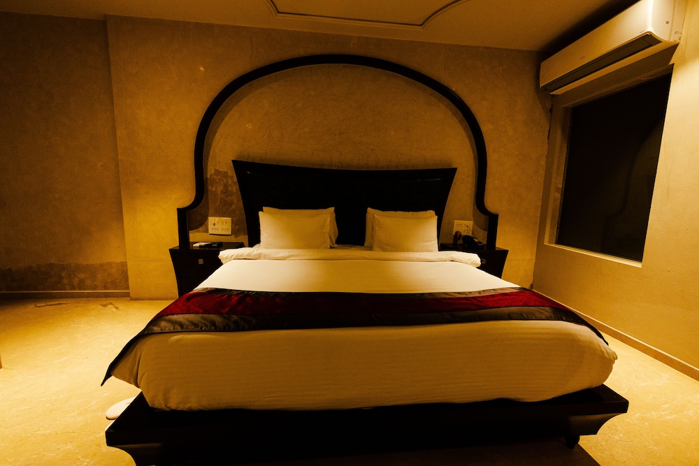 Triple Deluxe Room - Photo 9