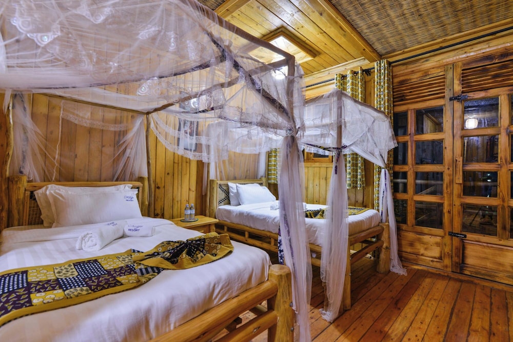 Twin Room, Balcony, Lake View