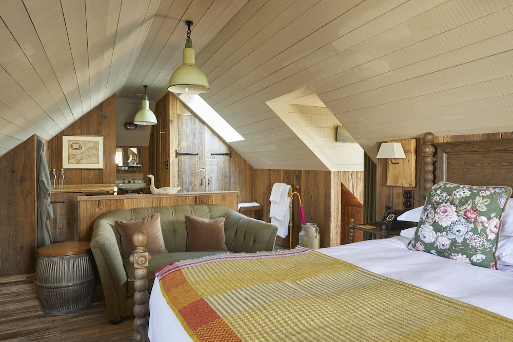 Even Bigger Comfy Luxe room 27