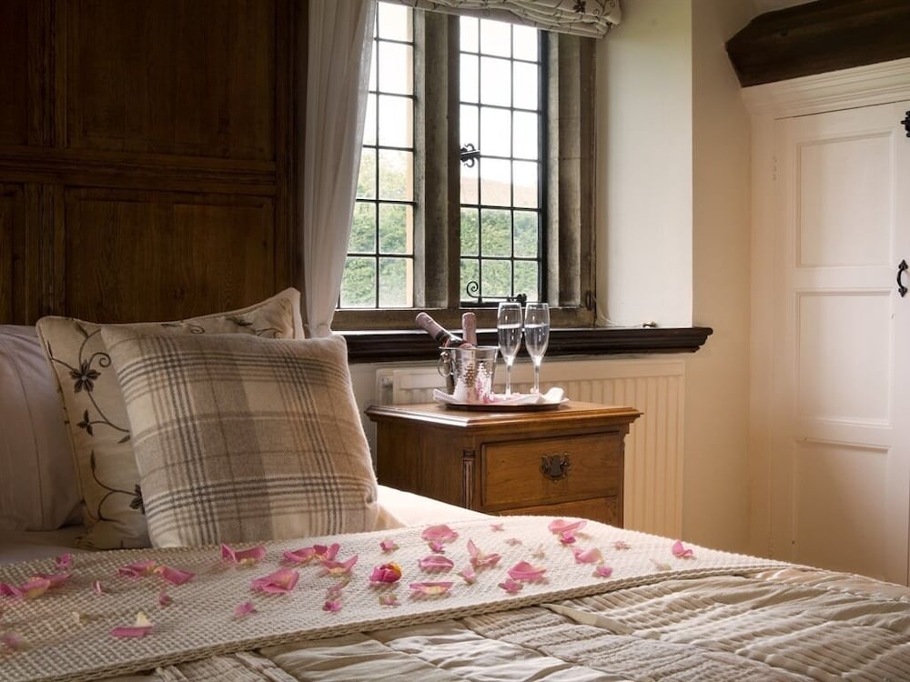 Standard Double Room, Ensuite (Morris) photo 3