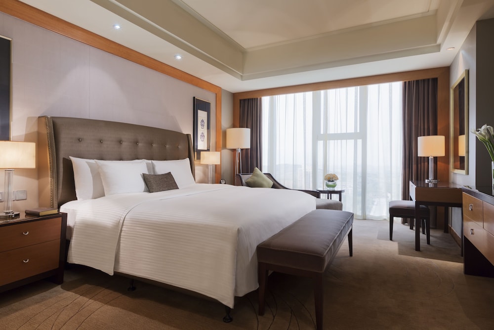 Executive Room, 1 King Bed - Photo 3