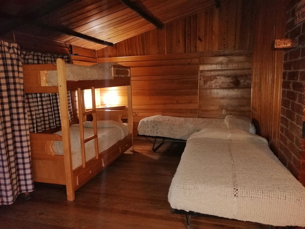 Superior Cabin, 3 Bedrooms, Fireplace (14 People) photo 3